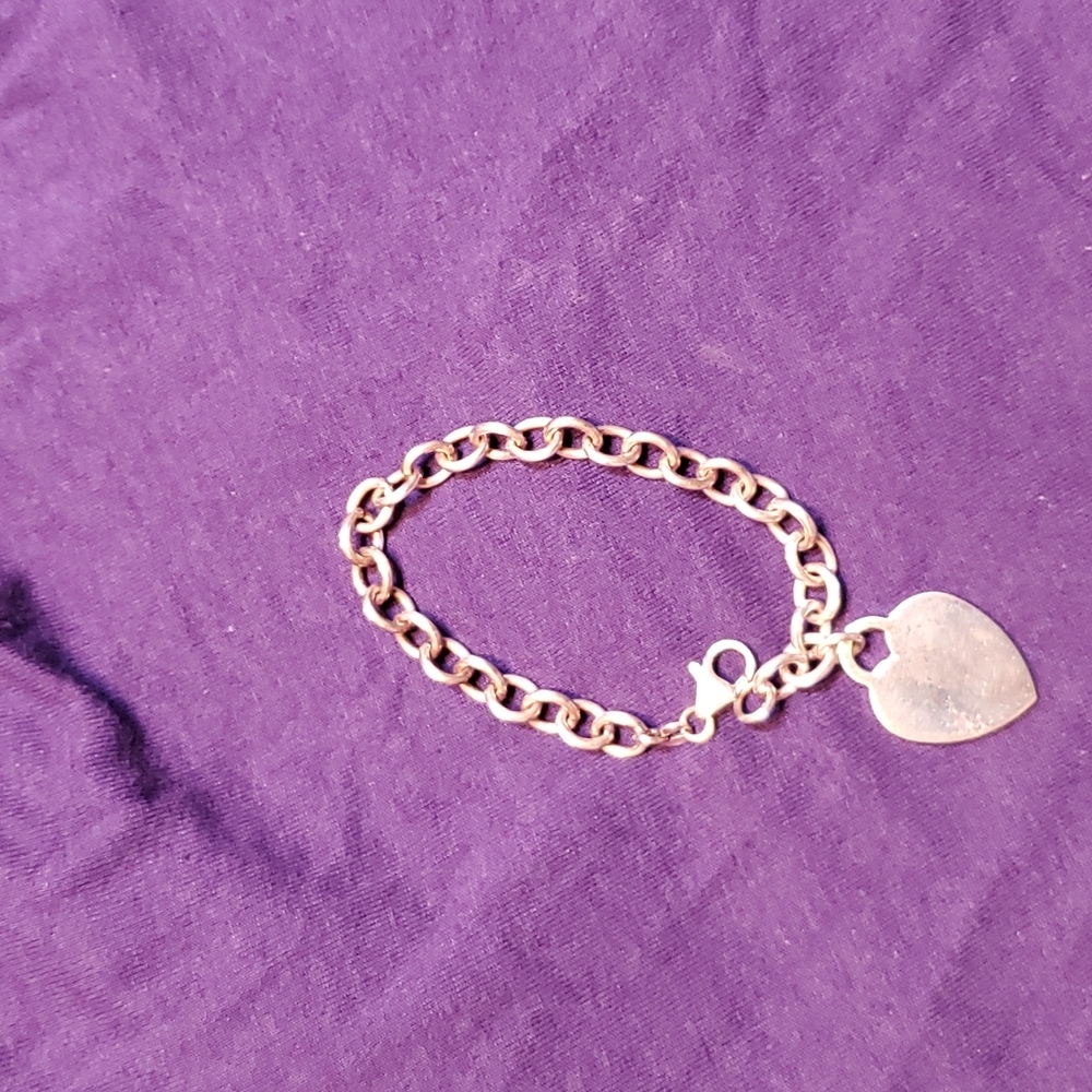 Toggle Bracelet with  a heart pendent - Picture 5 of 10